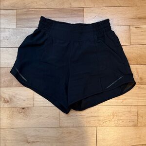 Lululemon Hotty Hot Shorts 4”, Size 4